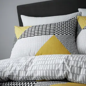 Larsson Geo Duvet Cover Set Yellow / Kingsize - 2 Standard Pillowcases