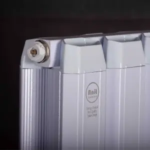 Aluminum Radiator Compatible with Heat pump.Model "Onyx" White. 1330 .500mm. BTU/hr:7271