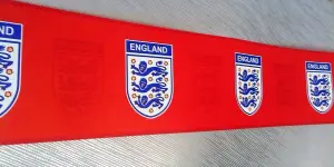 Official Licensed England Red Emblem Football Wallpaper Border