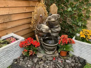 Metal pouring jugs Traditional Water Feature - Mains Powered - Resin - L29 x W33 x H58 cm