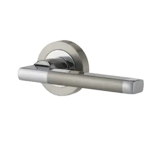 Colours Jaslo Polished Chrome effect Aluminium Straight Latch Door handle (L)119mm