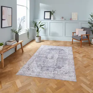 Grey Traditional Bordered Geometric Rug Easy to clean Living Room and Bedroom-120cm X 170cm