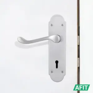 AFIT Satin Chrome Door Handle Key Lock Set - Victorian Scroll Shaped - 1 Pair of Internal Door Handles, Hinges 76mm, Lock 64mm