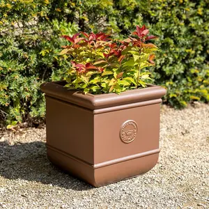 Primose Matte Fibrecotta Debossed Cube Planter In Toffee Brown 32cm