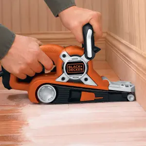 Black+Decker 720W 230V Corded Belt sander KA88