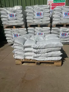 40 Filled white polyproplene sandbags