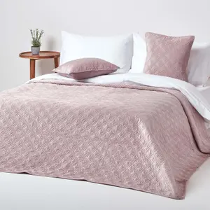 Homescapes Luxury Dusky Pink Quilted Velvet Bedspread Geometric Pattern 'Eternity Ring' Throw, 200 x 200 cm