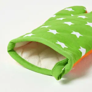 Homescapes Orange and Green Stars Cotton Oven Glove