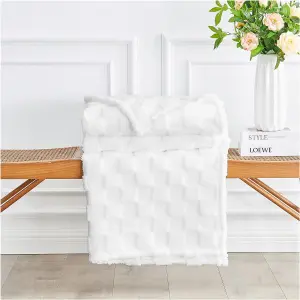 Throw Fluffy Fleece Blankets For Bed, Couch, Sofa, Settee Comfortable Thermal, Warm, Cosy Blankets & Throws 200X240 cm White