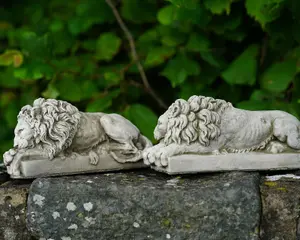 Pair of Canova Lion Stone Statues Italian Classical Animal Outdoor Garden Lions Ornament Decoration