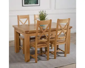 Richmond 140cm - 220cm Oak Extending Dining Table and 4 Chairs Dining Set with Berkeley Chairs