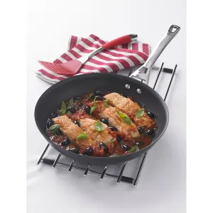 Circulon Infinite Black Round Hard Anodised Aluminium Non-Stick Skillet Frying Pan with Riveted Handle 25cm