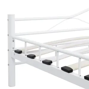 Berkfield Bed Frame White Metal 200x200 cm