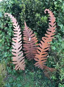 Rustic Fern Border Stakes Trellis Set of 3