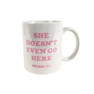 Mean Girls She Doesnt Even Go Here Mug White/Pink (One Size)