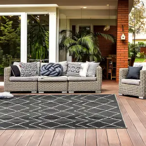 Large Garden Outdoor Rug For Patio, Black & Cream Chevron Waterproof Garden Rug 160 x 230cm