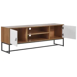 Beliani Traditional TV Stand Light Wood NUEVA