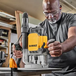 DeWalt 2300W 240V Corded Plunge Router DWE625KT-GB