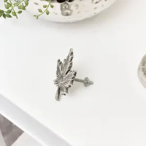 Melody Maison Silver Maple Leaf Drawer Knob