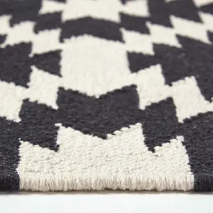 Homescapes Zurich Handwoven Black and White 100% Cotton Geometric Pattern Kilim Rug, 90 x 150 cm