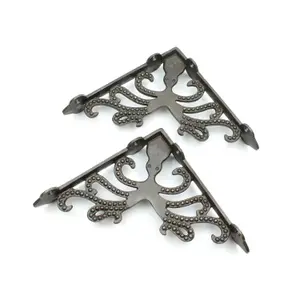 Oakcrafts - Pair of Antique Cast Iron Octopus Shelf Brackets - 180mm x 180mm