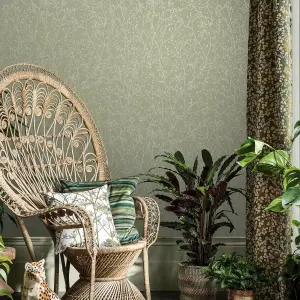 Clarissa Hulse Gypsophila Spring Green & Silver effect Smooth Wallpaper