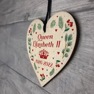 Red Ocean Memorial Sign For Queen Elizabeth II Wooden Heart In Memory Plaque Christmas Bauble