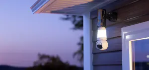 IMOU Bulb 2K Outdoor Cam- Outdoor & Indoor Pan & Tilt Smart Wi-Fi 2-in-1 Bulb & Security Camera