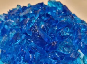 Ocean Blue Tumbled Glass Chippings 10-20mm - 25 1kg Bags (25kg)