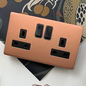 Brushed Copper Screwless Plate 13A 2 Gang Switched DP Socket 2 x USB Outlet (4.8A) - Black Trim - SE Home