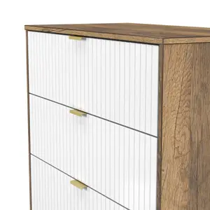 Nashville Ready assembled White & oak 4 Drawer Chest (H)1063mm (W)766mm (D)395mm