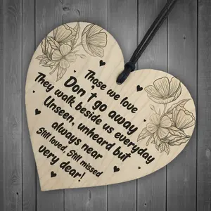 Memorial Hanging Heart Sign Bereavement Remembrance Poem Mum Dad Love Gift