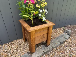 Charles Taylor Prestbury Raised Square Planter Regular