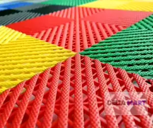 Heavy Duty PVC Interlocking Vented Garage Mat  Red 40mm x 40mm x 20mm