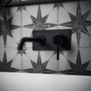 Aquadry Oria Standard Matt Black Round Wall Tap