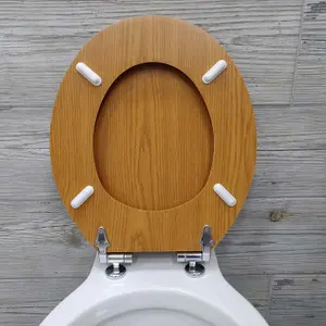 Oak Effect Soft Closing Toilet Seat