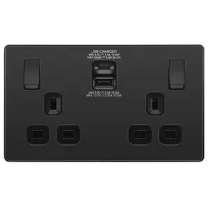 BG Evolve Black Chrome Double Switched 13A Power Socket + USB A+C 30W