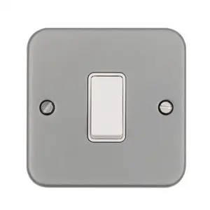 Vimark VM1203 Metalclad 1 Gang 2 Way 10AX Light Switch