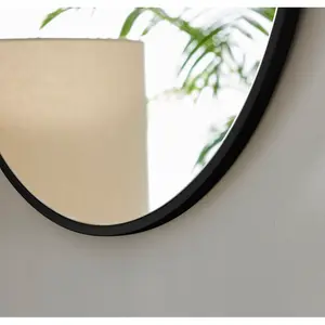 Alcantera Round Metal Frame Wall Mirror Simple and Elegant Modern Design Black / 60cm H x 60cm W