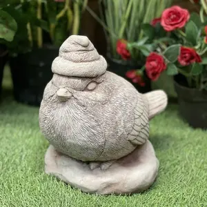 Stone Cast 'Christmas Robin' Garden Ornament