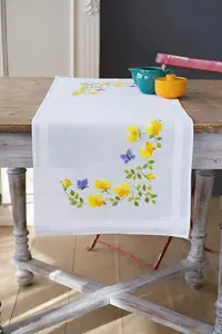 EMB T/RUN SPRING FLWRS - Embroidery Kit: Runner: Spring Flowers - Vervaco