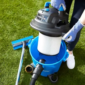 Vacmaster Artificial Grass and Garden Vacuum and Blower, Wet and Dry Cleaner - 2 Year Guarantee