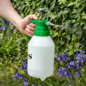 Hardys 1.5 Litre Garden Pressure Sprayer - Easy Hand Pump Action, Adjustable Nozzle, for Watering, Weed Control, Chemical Product