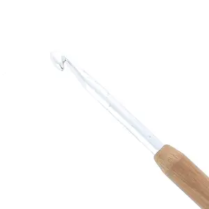 C/HK W/BAMB 5.50 - Crochet Hook: Aluminium with Bamboo Handle: 14cm x 5.50mm - Pony