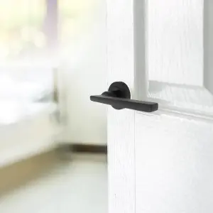 UNO Door Handle Modern Matt Black Lever on Rose Internal Internal Handles + 64mm Latch & Hinges