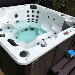 Canadian Spa Company Niagara 7 person Hot tub