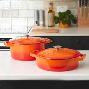 Cast Iron Casserole Set of 2 26cm & 28cm / 4.3L & 5.8L Dishes Oven Proof Enamelled Cast Iron Pans with Lids