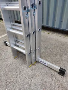 Triple Extension Ladder 3 x 13 Rung 8.5m Max Open Height 3.5m Closed