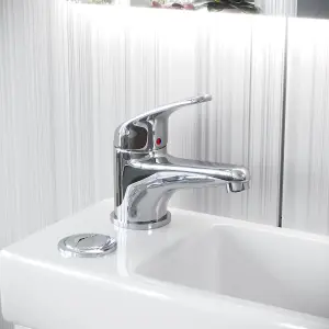 Nes Home Pilton 2 in 1 Close Coupled Pan, Cistern, Seat & Mono Basin Mixer Tap