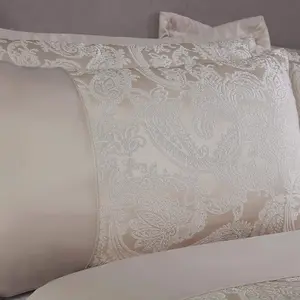 Duchess Jacquard Luxury Bedding Duvet Set Cream